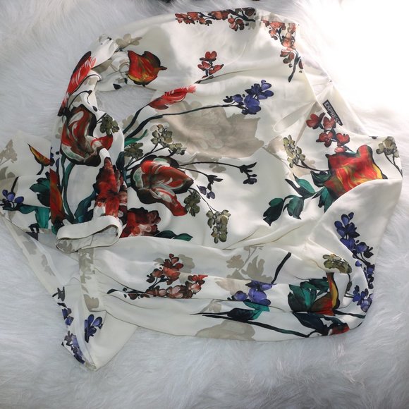 Express White Floral Blouse - Loose Fit, Half Puff Sleeve - Size Medium - Picture 3 of 10